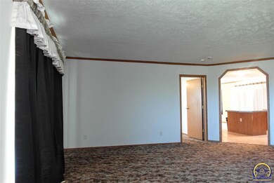 6710 NW Nickell Rd, Topeka, KS 66618 - photo 7