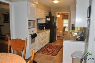 329 329 Glen Cove Cir, Tyler, TX 75701 - photo 2