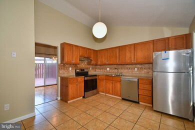 5506 Phelps Luck Dr, Columbia, MD 21045 - photo 4