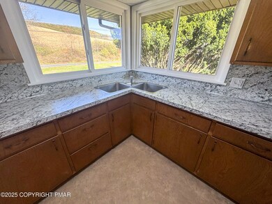 1350 Kunkletown Rd, Saylorsburg, PA 18353 - photo 7