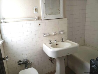 71 Chestnut St unit 15, Albany, NY 12210 - photo 3