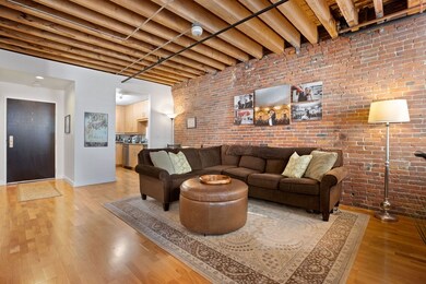 101 Broad St unit 5D, Boston, MA 02110 - photo 2
