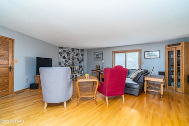 2106 Summerset Ct, Grand Forks, ND 58201 - photo 4