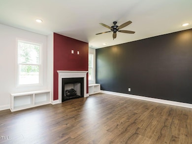006-1280x960-living-room