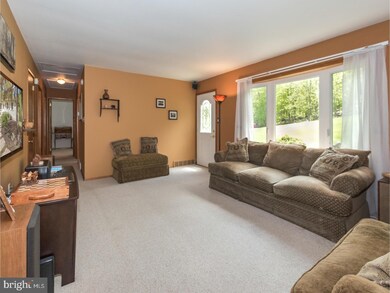 1637 Haywood Rd, Perkiomenville, PA 18074 - photo 5