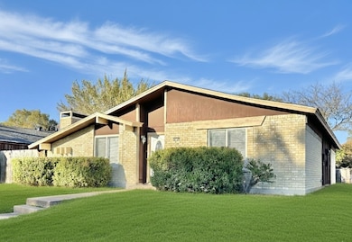 4614 Tealwood Cir, Garland, TX 75043 - photo 2