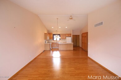 1047 Amber Cove Dr SW unit 42, Byron Center, MI 49315 - photo 3