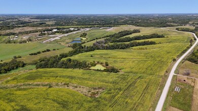 25069 McGruder Creek, Leon, IA 50144 - photo 4