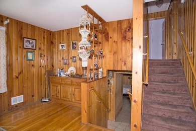 _RMJ1132.jpg dining room with entrance t