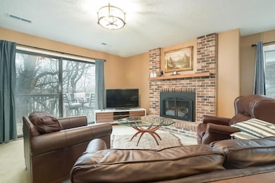 8996 Neill Lake Rd unit 40, Eden Prairie, MN 55347 - photo 7