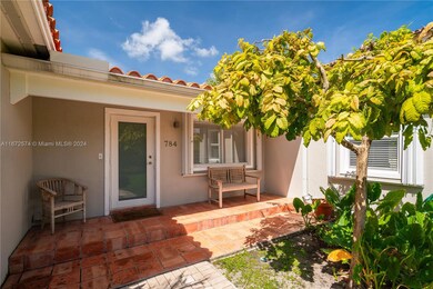 784 Ridgewood Rd, Key Biscayne, FL 33149 - photo 4