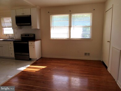 520 Millwheel St, Capitol Heights, MD 20743 - photo 4