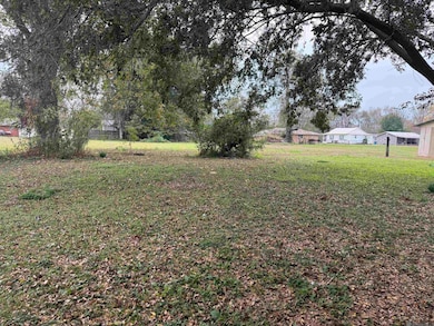 907 Westend Dr, New Roads, LA 70760 - photo 2