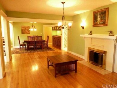 Living Room & Dinning Room