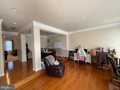 22620 Welborne Manor Square, Ashburn, VA 20148 - photo 2