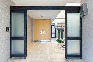 11-web-or-mls-CZCamelot-11