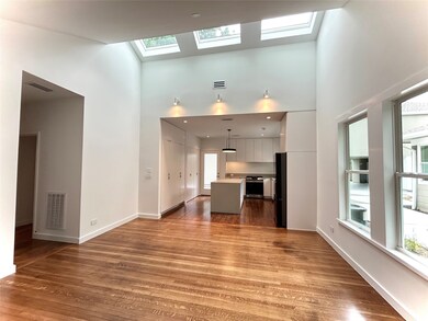 1409 Branard St, Houston, TX 77006 - photo 4