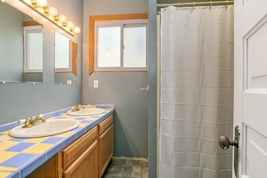 738 Paris Ave SE, Grand Rapids, MI 49503 - photo 6