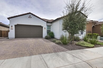 811 S Eucalyptus Pl-2