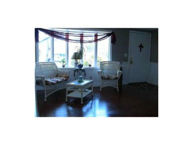 223 Richmond Dr, Warwick, RI 02888 - photo 3