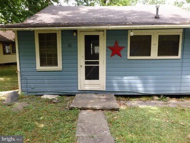 1285 Nursery Rd unit 15, Green Lane, PA 18054 - photo 2