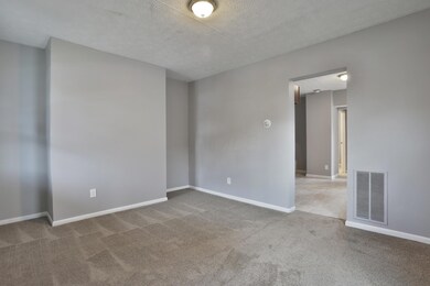 924 Miller Ave, Columbus, OH 43206 - photo 4