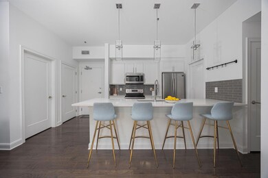 8-web-or-mls-825 N 4th St 207-8