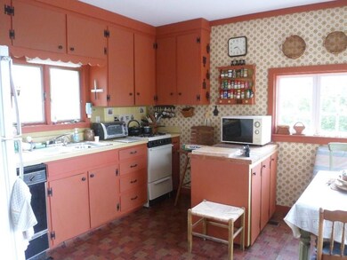 Eat-in kitchen.
