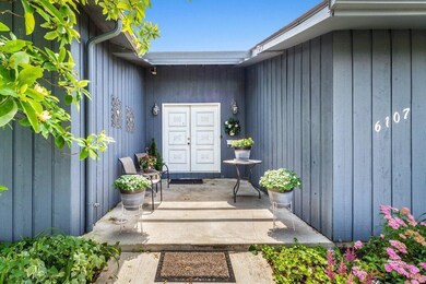 6107 Beechcroft-3.jpg-SMALL