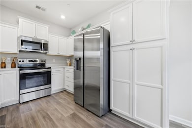 403 Kathy Ann Way W, Carrollton, VA 23314 - photo 2