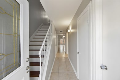 5204 Arboles Dr unit L, Houston, TX 77035 - photo 3