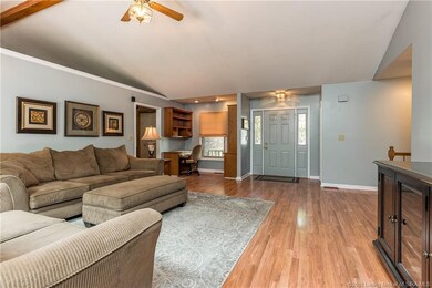 4617 Shadyview Dr, Floyds Knobs, IN 47119 - photo 5