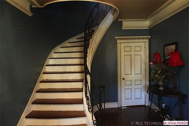 Grand entry in this Stunning home