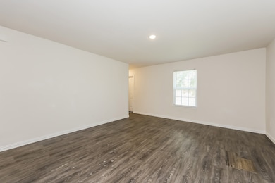 1308 N Brazos Ave, Cleburne, TX 76031 - photo 3