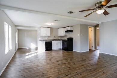 6935 Finch St, Houston, TX 77028 - photo 2