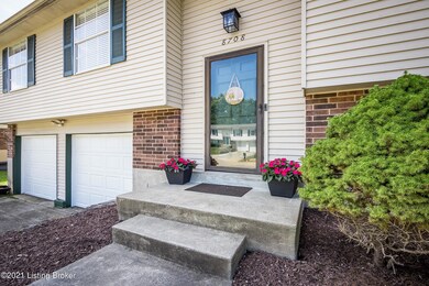 8708 Redcoat Court-14