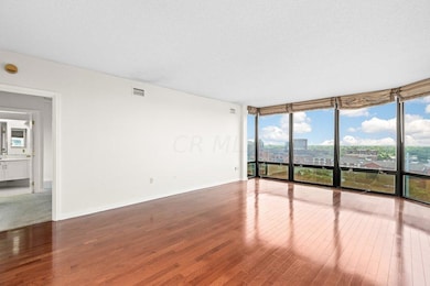 155 West Main Street Unit 1405-9.jpg-SMA