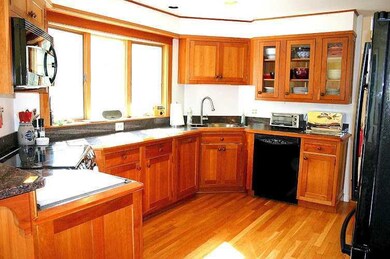 259 Bayview St, Yarmouth, ME 04096 - photo 5