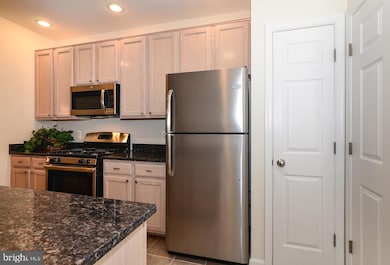 46604 Ellicott Square unit 200, Sterling, VA 20165 - photo 5