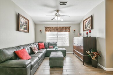 806 W Sealy St, Alvin, TX 77511 - photo 5