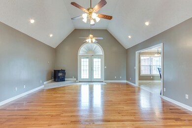 132 Highland Cir, Shelbyville, TN 37160 - photo 5