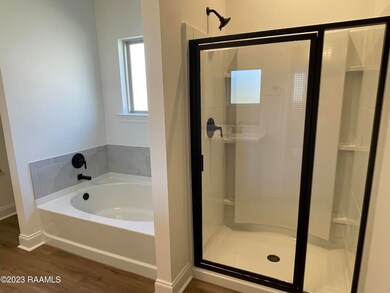 PRIMARY BATH SEP. SHOWER - GARDEN TUB