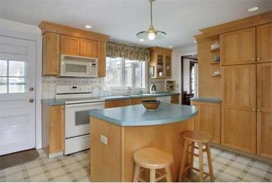 20 Hallron Rd, Newton Lower Falls, MA 02462 - photo 5