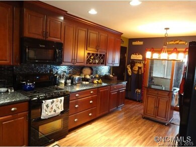 67 W Chapel Rd, Asheville, NC 28803 - photo 7