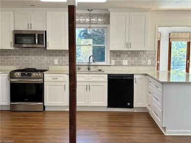 453 Ledford Cir, High Point, NC 27265 - photo 6