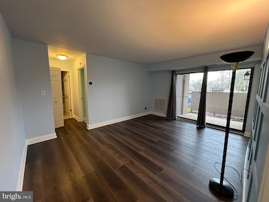 6097 Majors Ln unit 4, Columbia, MD 21045 - photo 3