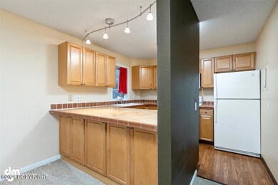 10-Kitchen 20210323-DW-8230