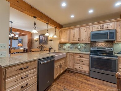 44 Lake Pointe Cir, Hendersonville, NC 28792 - photo 6