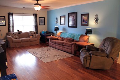 Living Area 2 (3)