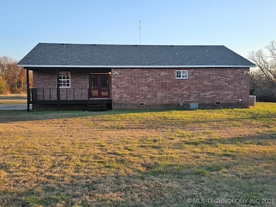 10285 Warren Rd, Henryetta, OK 74437 - photo 3
